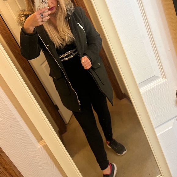 BCBG Faux Fur Hooded Jacket. Black. Size M - Picture 9 of 9